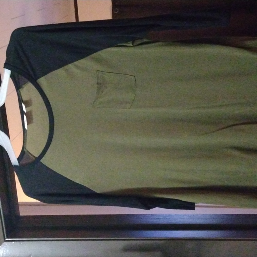 3/4 Length Top - Picture 2 of 4